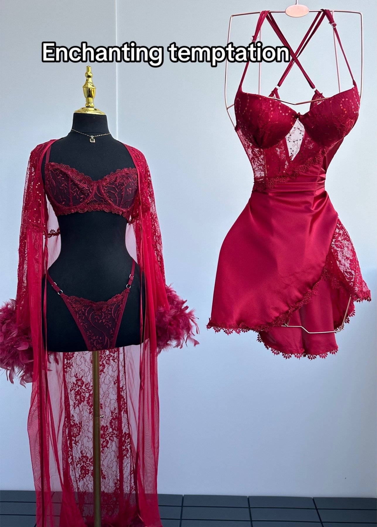 Scarlet set — view 4