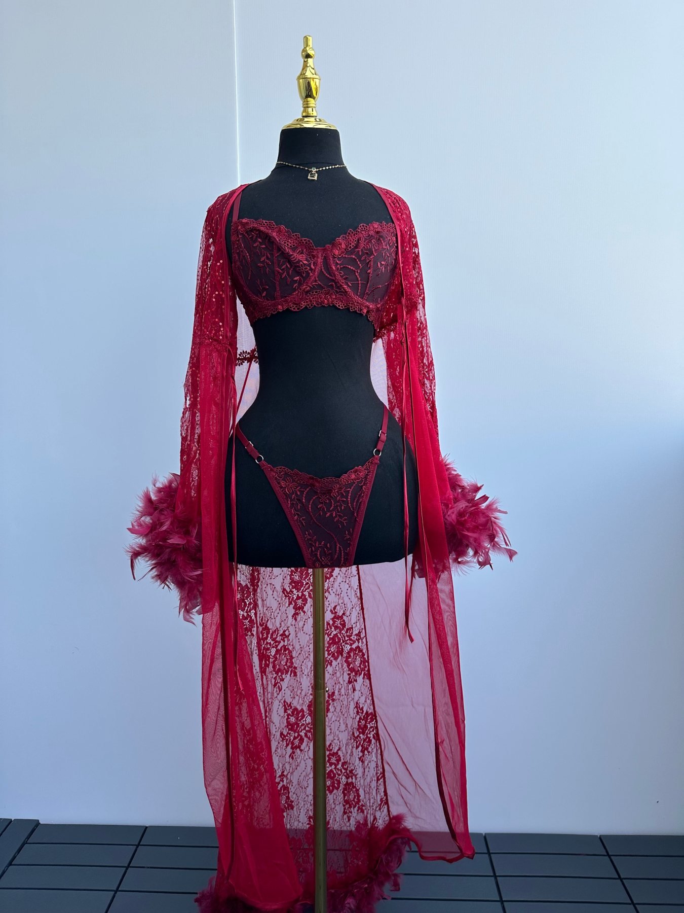 Scarlet set — view 3